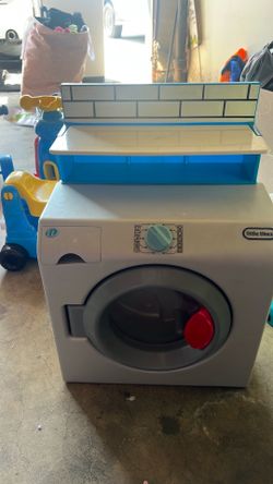 Mini play kitchen
