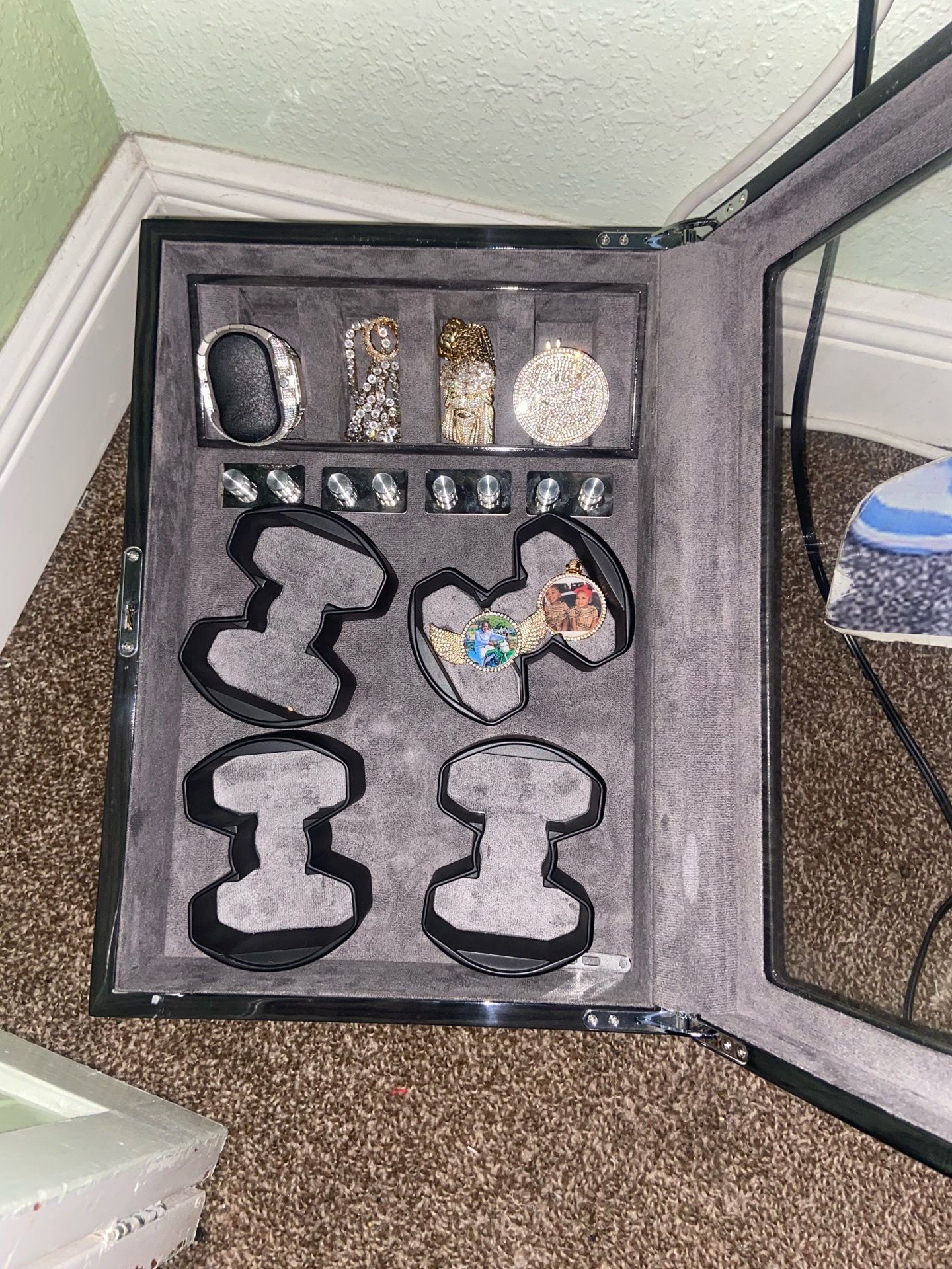 Jewelry/ cigar box holder