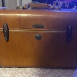 Vintage Makeup Case  (For trade or best offer)