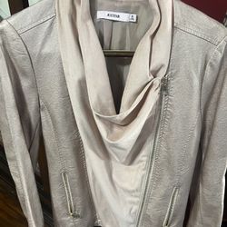 Women’s Jacket Size Medium)