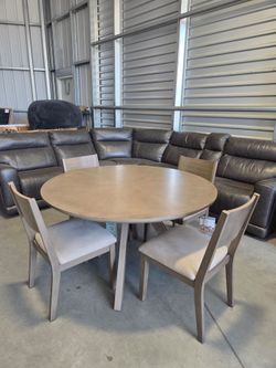 Gavin Lane 54" Round Dining Table and 4 Chairs
Constructed from Oak Veneers with Rubberwood Solids
-All Liquidation Items can include details such as