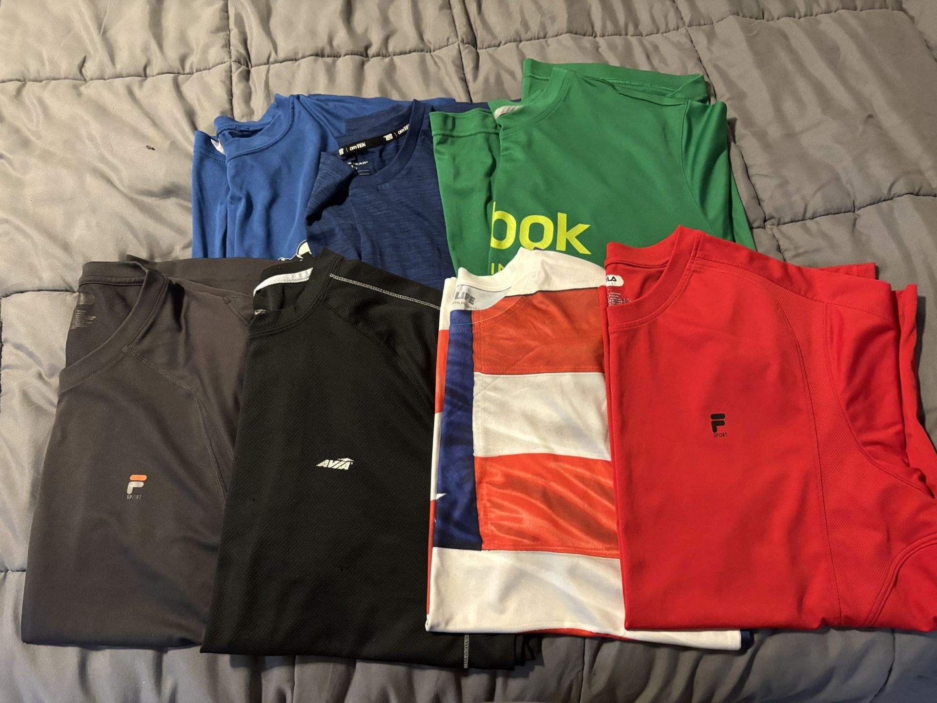 7 Men’s XL Short Sleeve Activewear Shirts