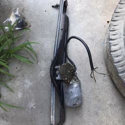 Volkswagen VW Bus Windshield Wiper Motor