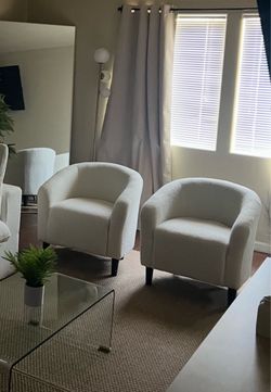 Set of 2 White Boucle Barrel Accent Chairs