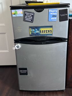Mini refrigerator