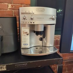 De'Longhi Automatic Espresso Machine (Esam3300)
