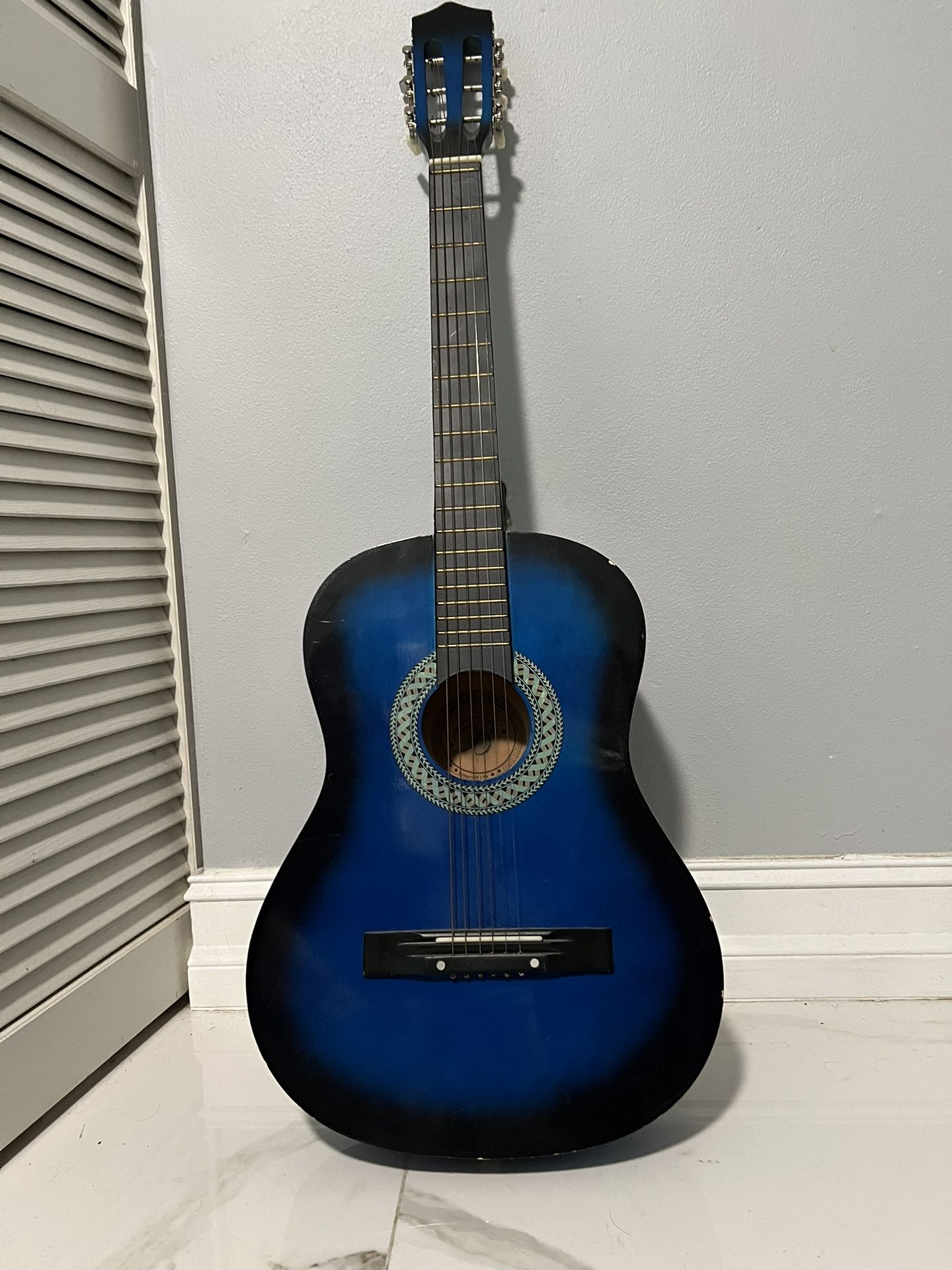 6 String Acoustic Guitar 