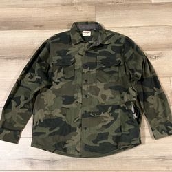 Wrangler Jacket Shirt Men’s Large Green Woodland Camo Fleece Military Hunting Shacket