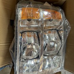 Chevy 1500 Passenger Side Headlight 