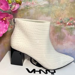 VHNY Boots In White 6.5