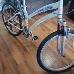 26" Schwinn Mountain Bike Good Conditions Ready To Ride 