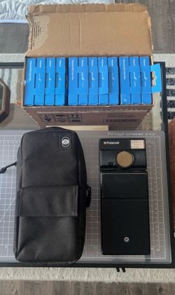 Polaroid SLR680 with 12 Color Film Packs & Case