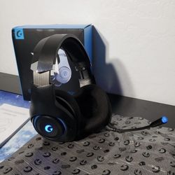 New Wireless Gaming Headset for PS5, 2.4GHz Gaming Headphones Wireless W/ Noise Canceling Microphone for PS5, PS4, Fortnite & Call of Duty/FPS Gamers,
