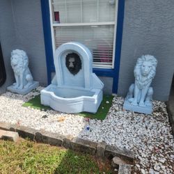 Lion Status And Fount