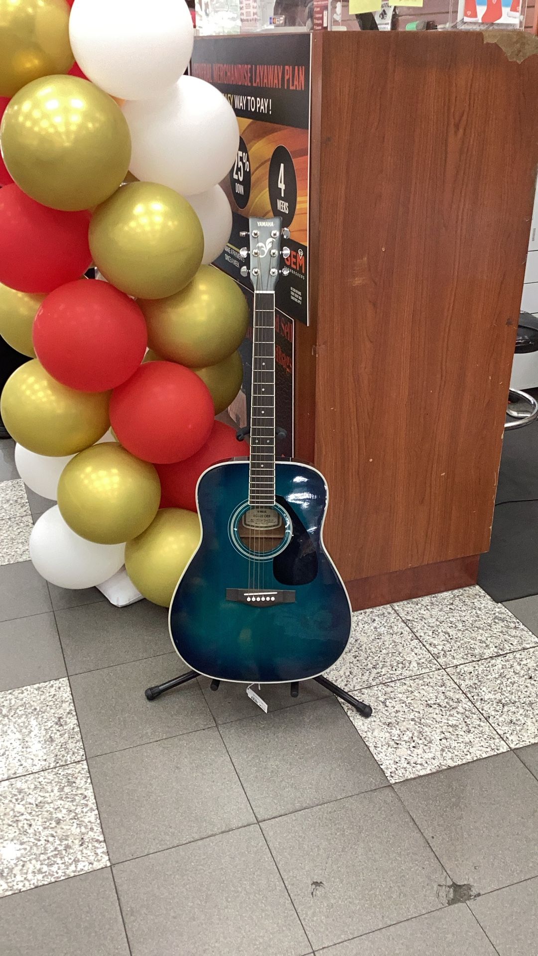 YAHAMA GUITAR