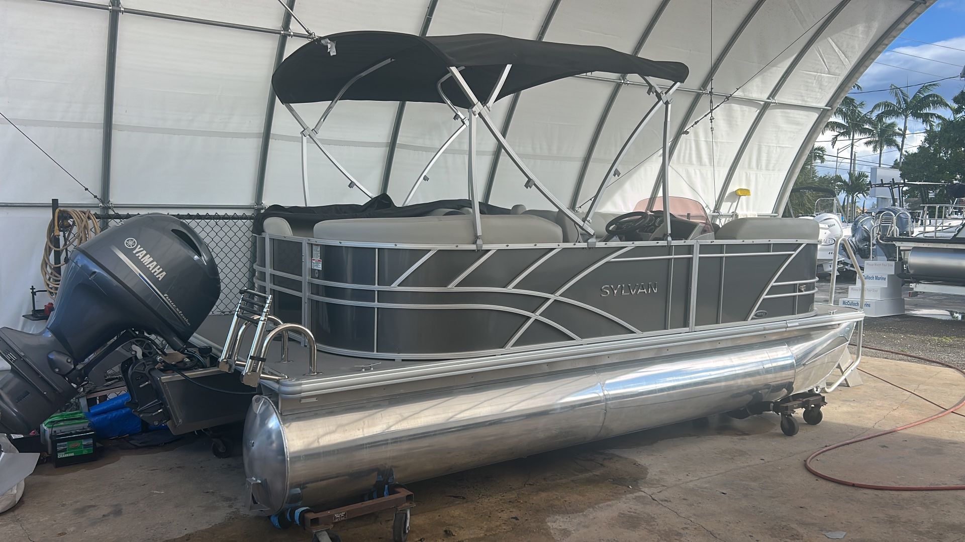 20’ Pontoon