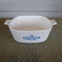 Corning Ware - Blue Cornflower 1 1/2 qt casserole dish (P-1 1/2-B) Made in U.S.A
