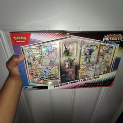 Pokémon TCG Prismatic Evolutions Premium Figure Collection