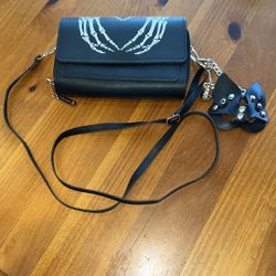 Like New Skull Crossbody With Mouse And Cat Mask Bag Charms
