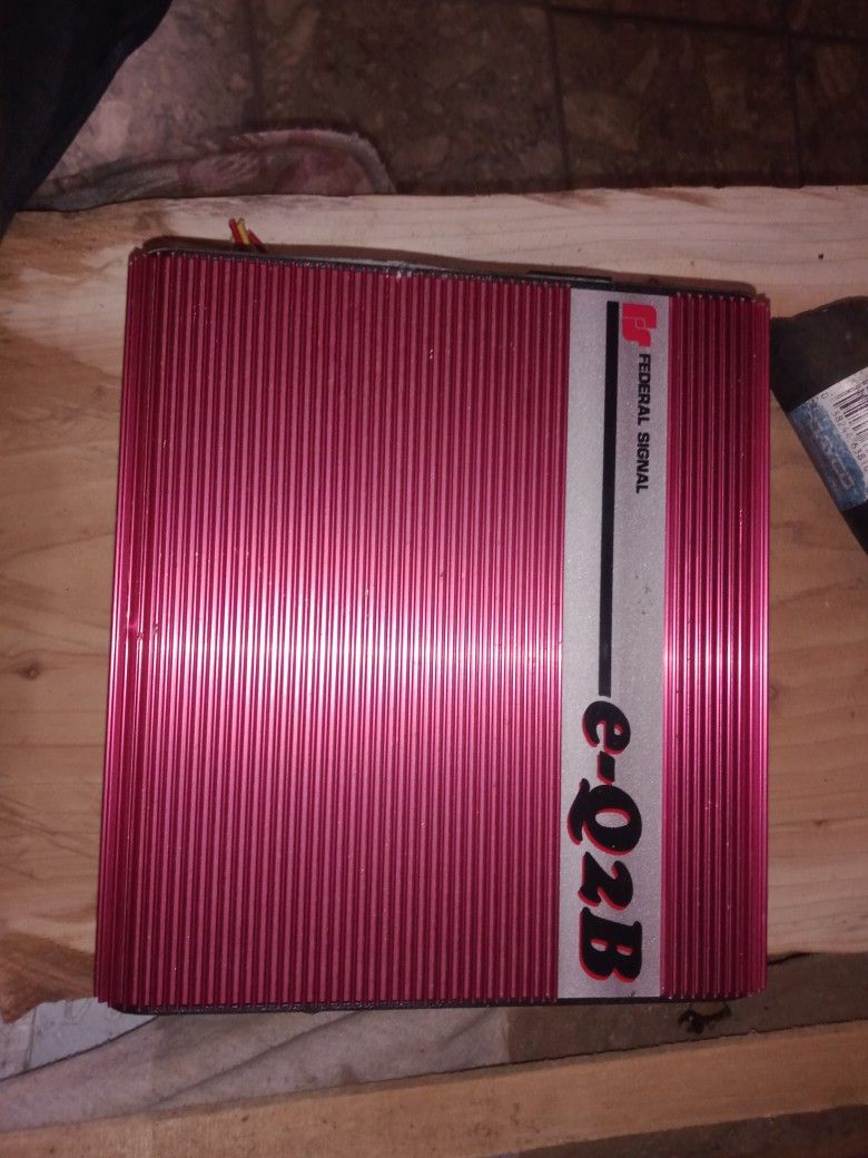Federal Signal E-Q2B Police And Ambulance Sirens Box