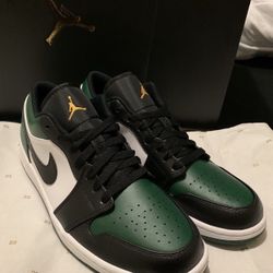 Jordan 1 Low Green Toe 💚 size 9.5 men 