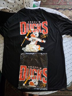 OBO 2 x (IN BAG X2)Sixth Man Promotions Anaheim Ducks NHL Hockey Black Graphic T-Shirt Size XL