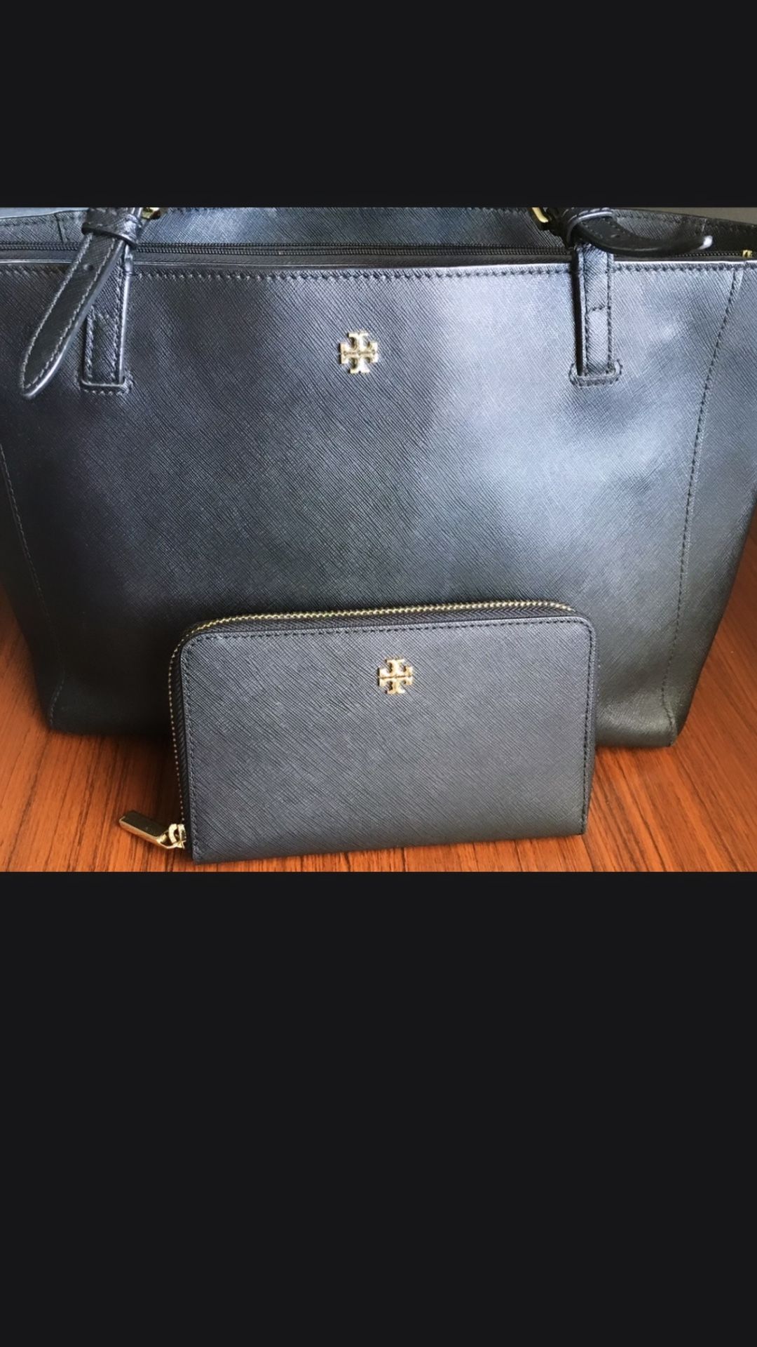 TORY BURCH AUTHENTIC EMERSON BUCKLE TOTE WITH MATCHING WALLET FIRM PLEASE