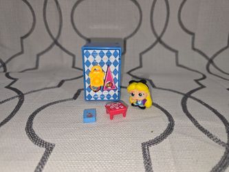 Disney Doorables Academy Surprise Lockers Alice In Wonderland Ultra Rare