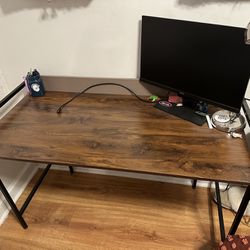 Desk + Lamp 