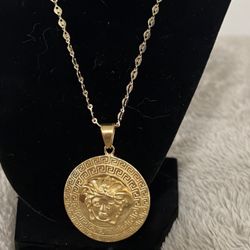 Medusa Pendant And Chain