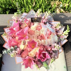Roses And Lilly Bouquet Ramo Buchon Rosas Mixto 