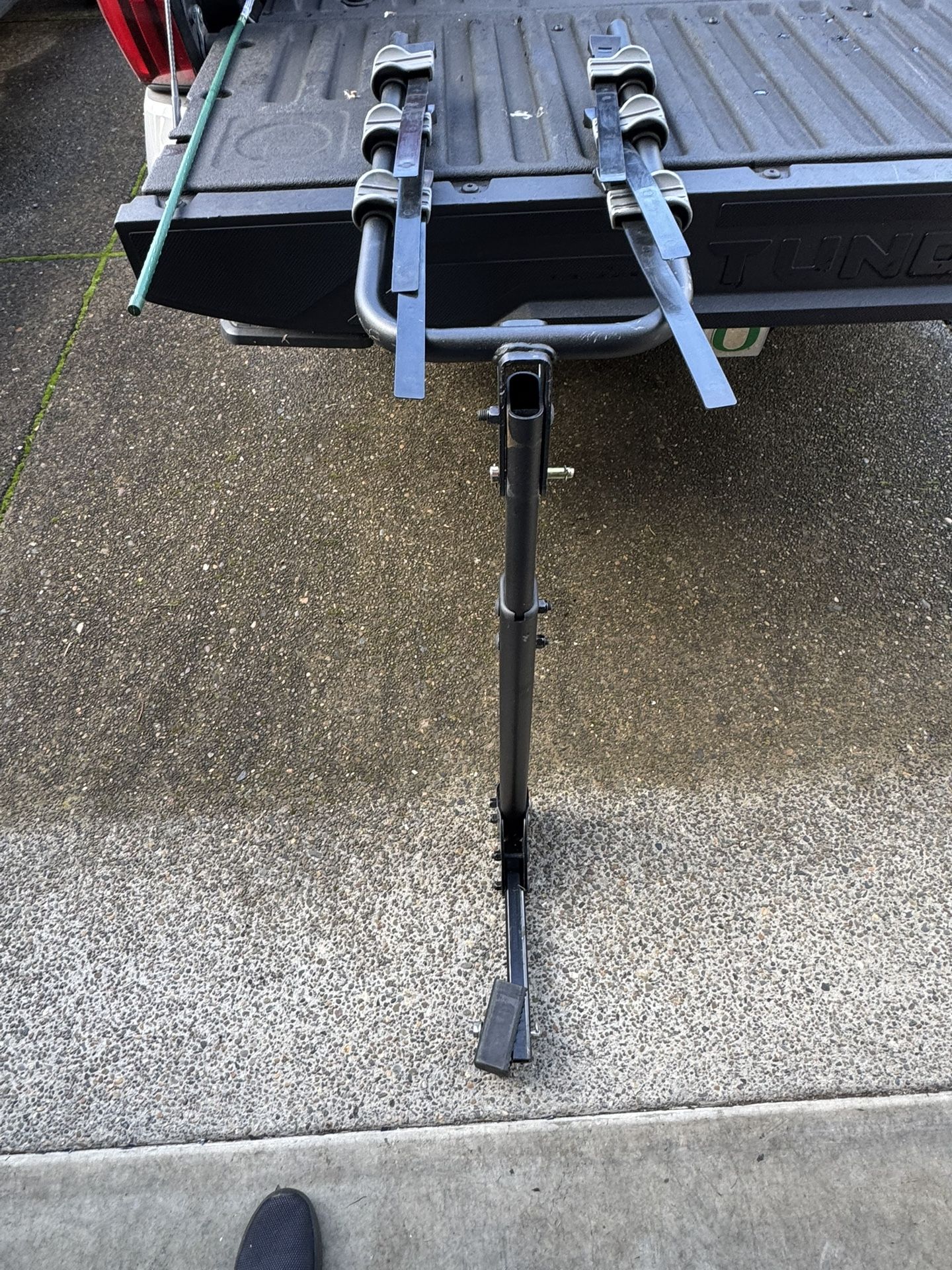 SCHWINN HITCH 3-BIKE MOUNT RACK