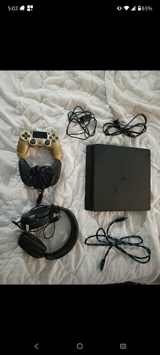 PlayStation 4 Console 