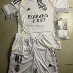 Real Madrid White Adidas Jersey Set (With Shorts & Socks) – Size 22