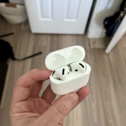 Apple AirPods 4 (Active Noise Cancellation)