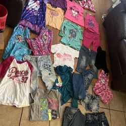 Lote De Ropa De Niña Medida 10/12 Buenas Condiciones Muchas Piezas Son 23 Piezas Todo Por $150 Recoger En Ventura 