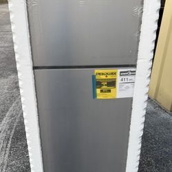 New in Box Stainless Steel 18.0 Cubic Feet Refrigerator 