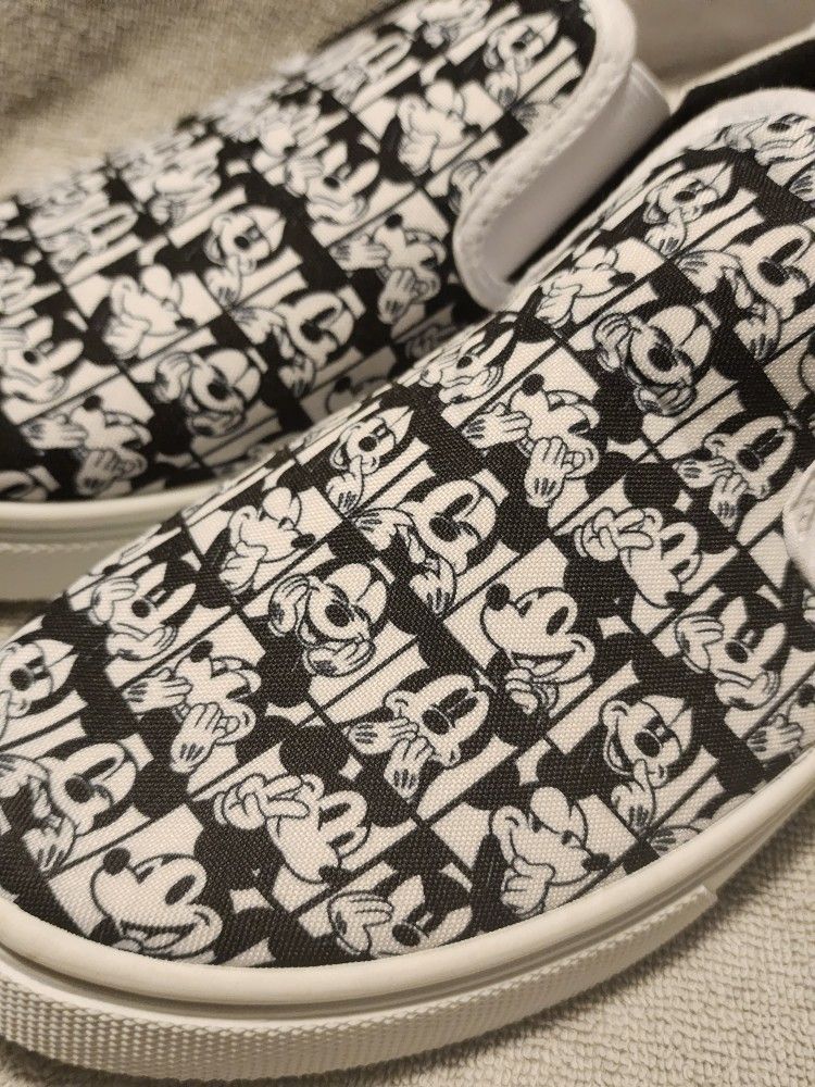 Disney Mickey Mouse Slip On Shoes Mens Size 9