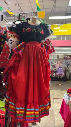 Hermosos set de Jalisco escaramuza vestidas Mexicanos