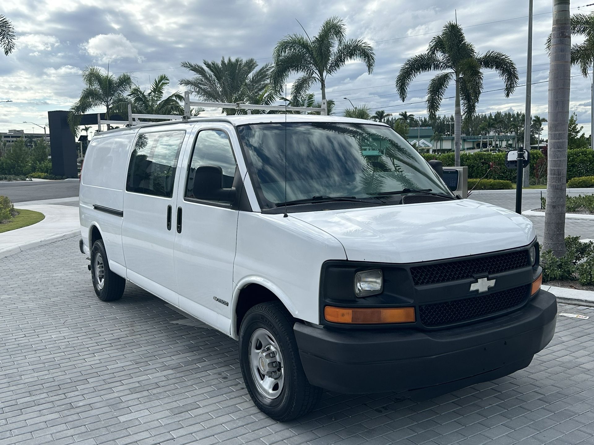 2006 Chevy express 2500 extended cargo van