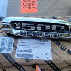 2019/2020 DODGE RAM Chrome 1500 HEMI 5.7L LEFT Hood Bezel NEW OEM MOPAR OEM NEW