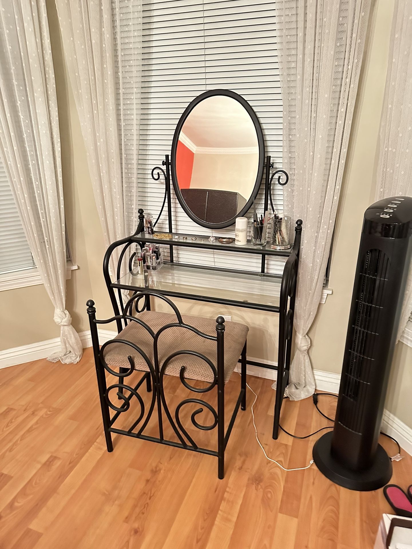 Black Iron Makeup Vanity With Matching Stool for Sale in Pico Rivera