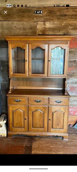 Sturdy salad wood hutch