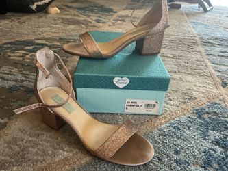 Betsy Johnson heels ! Size 9