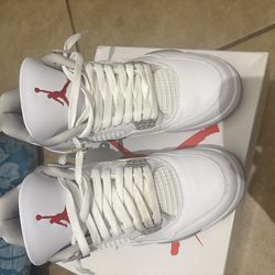 jordan 4’s “White Oreo” Size 8.5 Mens