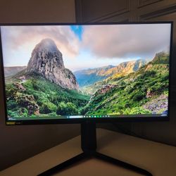 27" Ultra Gear Monitor