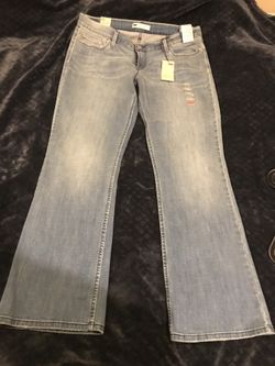 Woman’s Levi 524