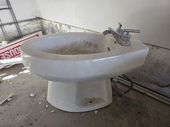 Bathroom bidet