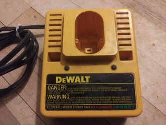 DeWalt 1.4Amp Cordless Power Tools Battery Charger