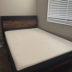Full Size Bed with Frame and Mattress – Great Condition